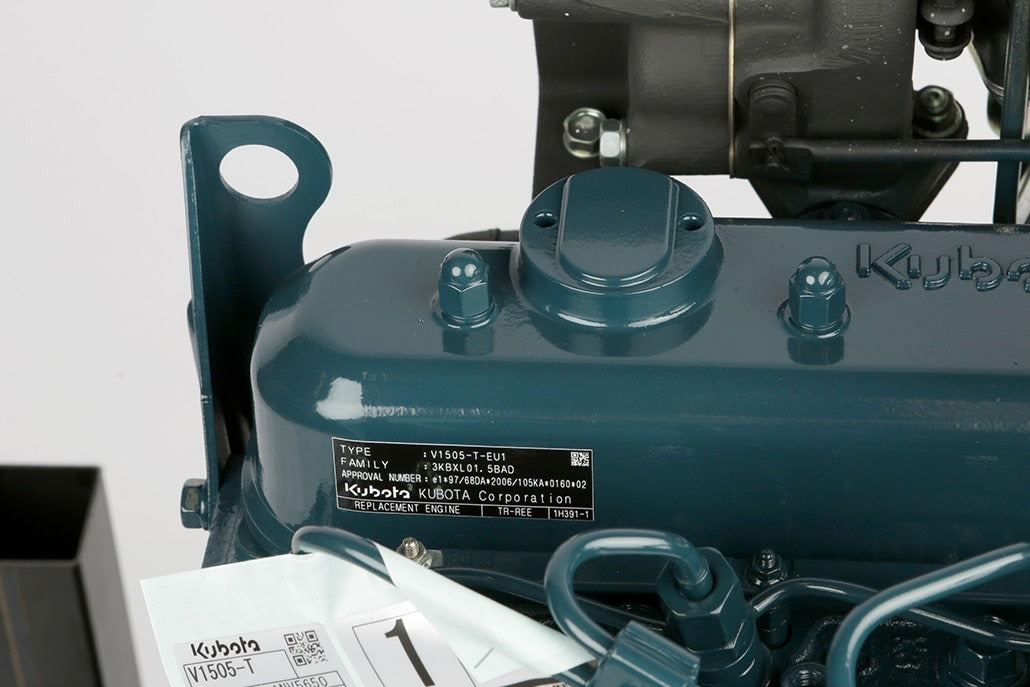 Kubota-V1505-T-3.jpg